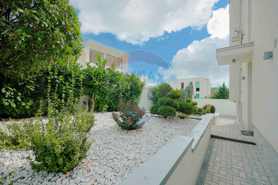 5 room House / Villa for sale, Dealuri Oradea area