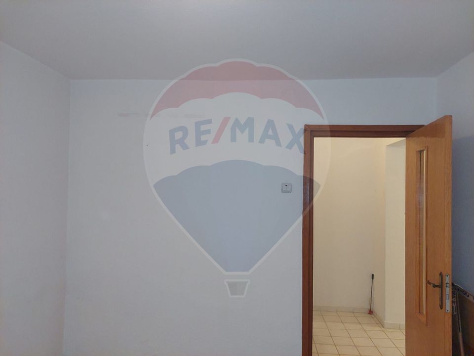 Apartament cu 3 camere de vanzare