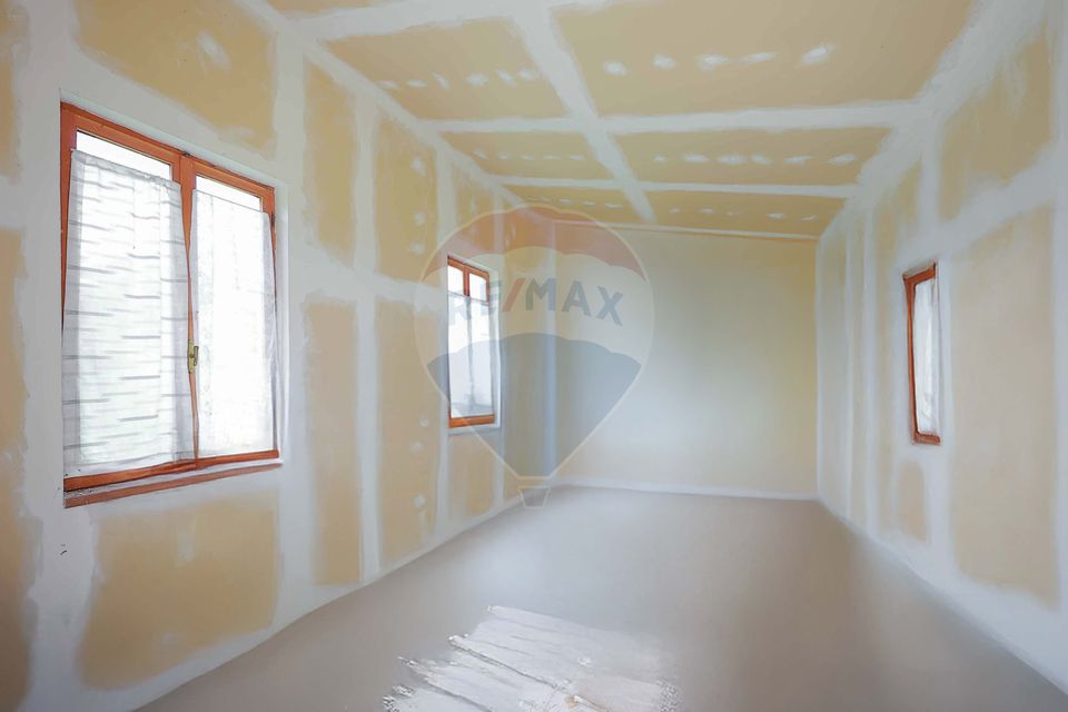 Casă cu 3 camere, anexă și 2042 mp teren de vânzare, în Calea Mare