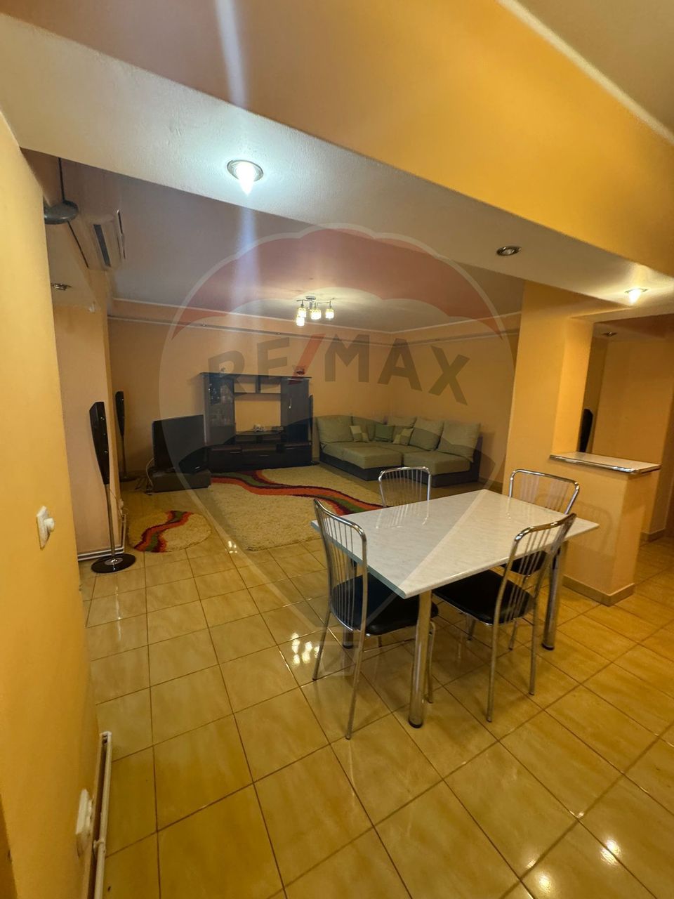 3 decomandate spatios, liber, central, Infratirii, Mc Donalds