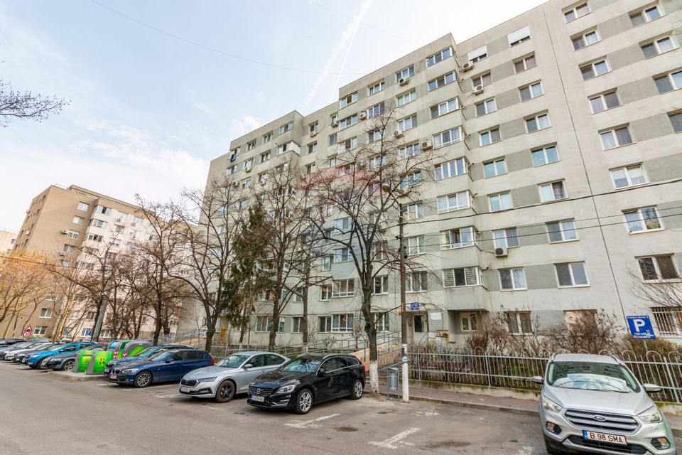 Apartament cu 3 camere de vânzare în zona Titan