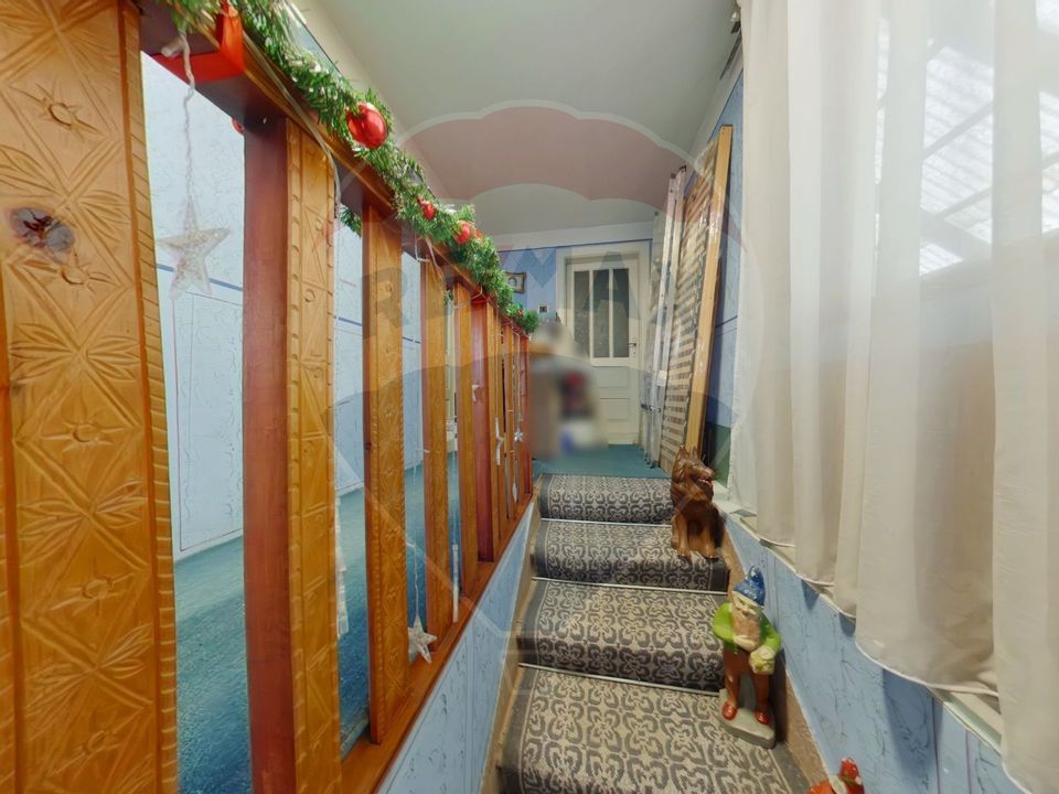 6 room House / Villa for sale, Vest area