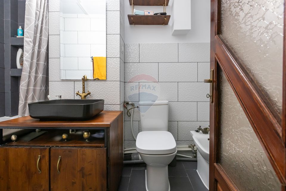 Apartament cu 3 camere de vânzare în zona Ultracentral