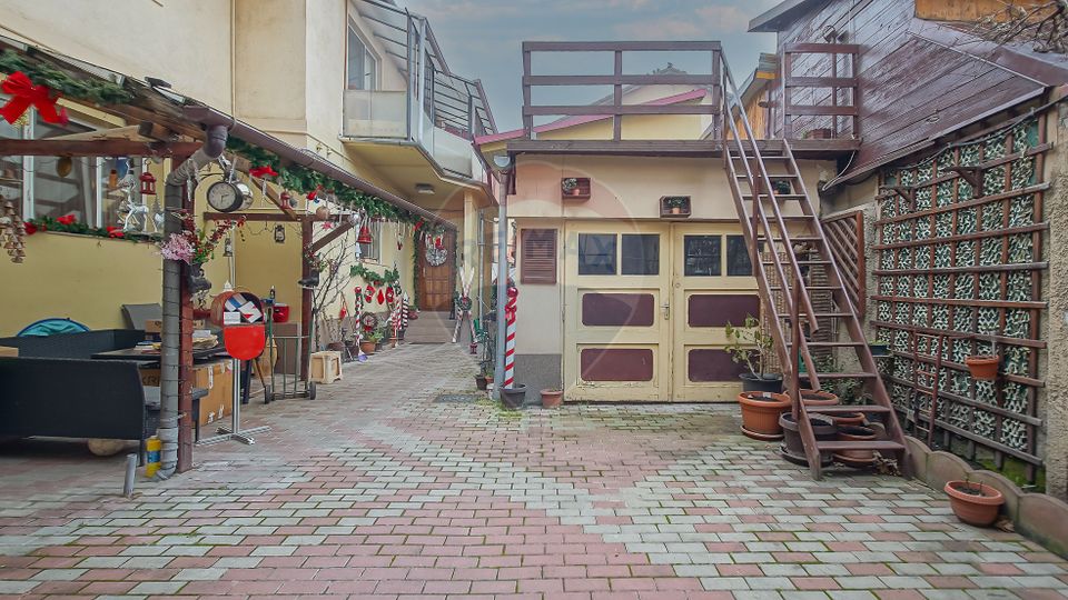 4 room Apartment for sale, Tractorul area