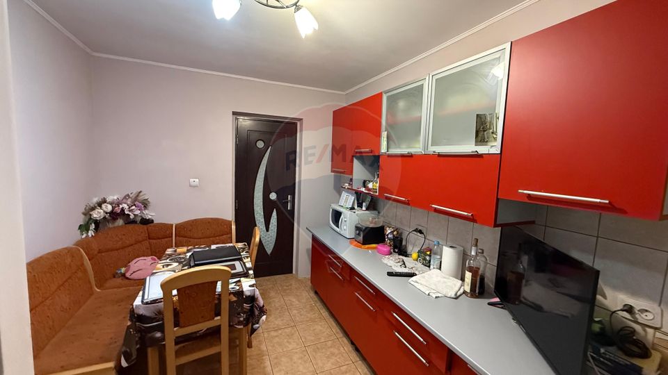 5 room House / Villa for sale, Est area