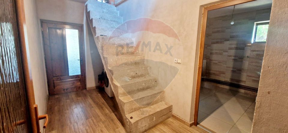 4 room House / Villa for sale