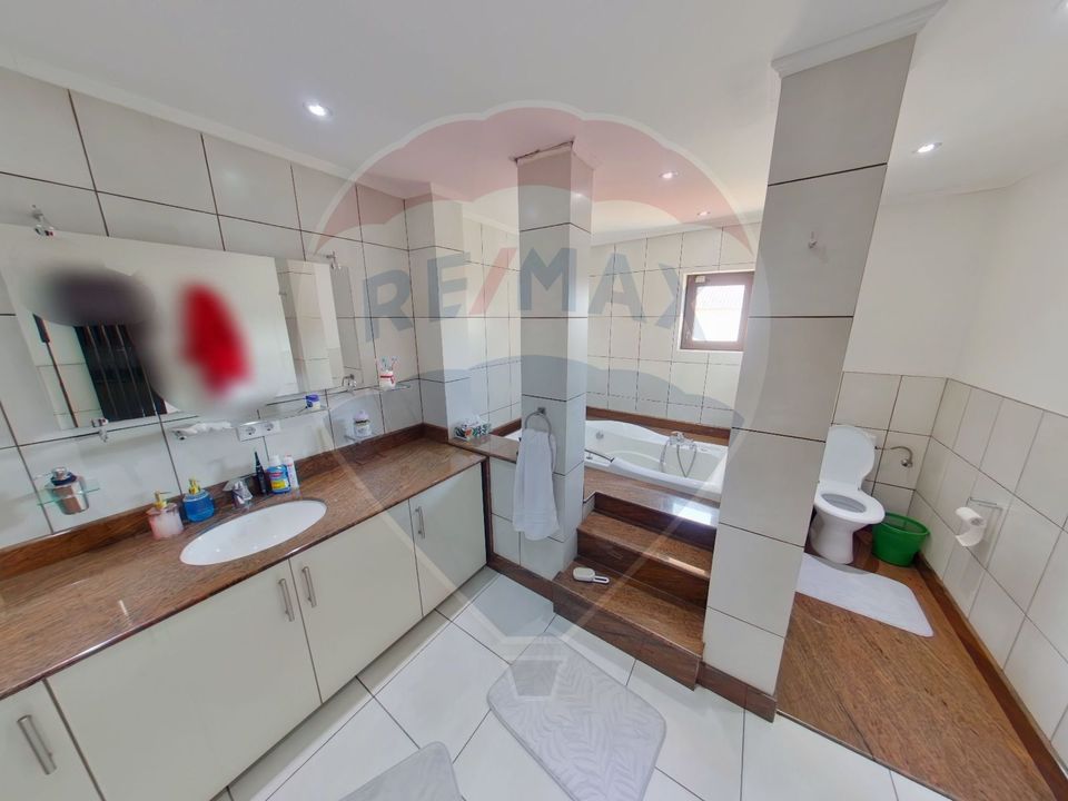 5 room House / Villa for sale