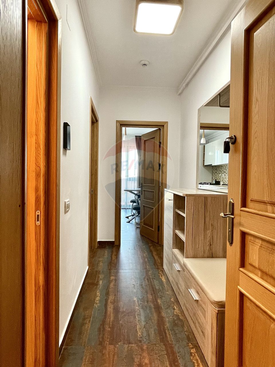 Studio de lux cu vedere la lac și la mare – curățenie inclusa