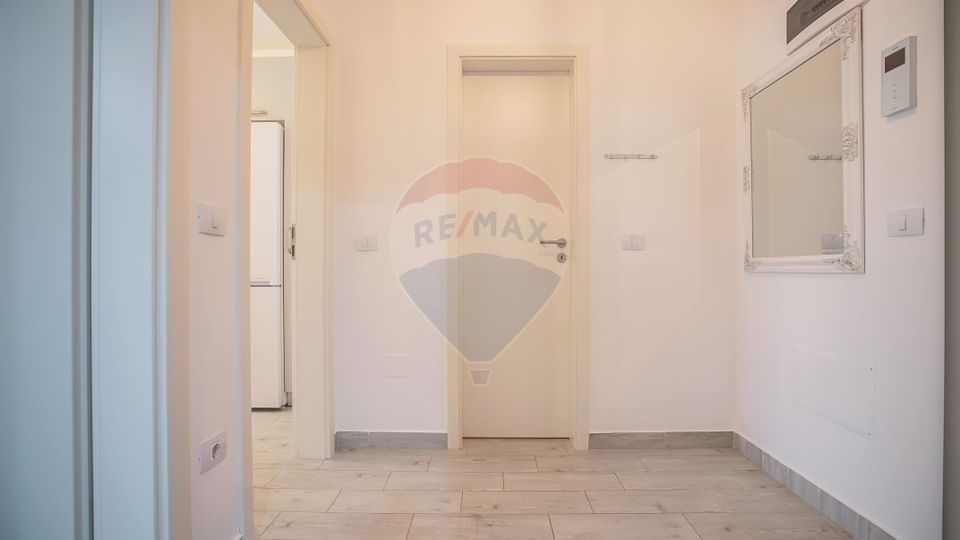 Garsoniera generoasa cu loc de parcare,  Grandis Tractorul