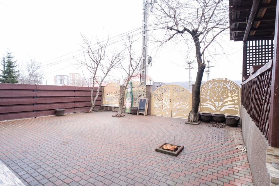 280sq.m Commercial Space for rent