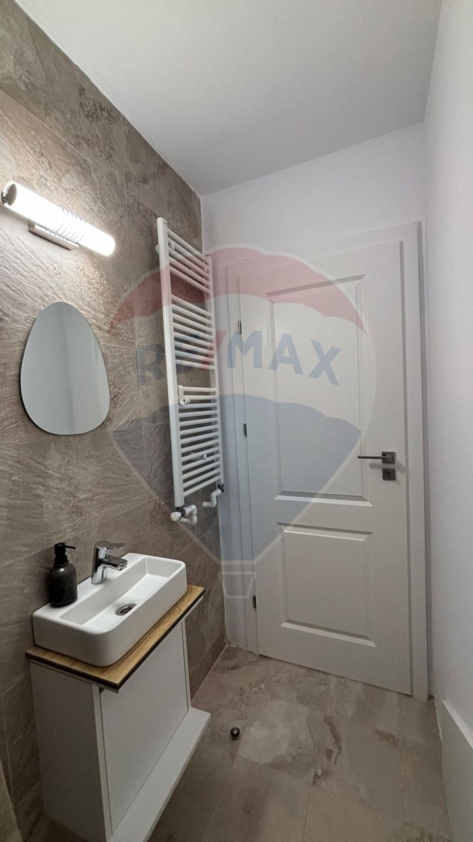 Casa  cu etaj de inchiriat pe termen lung Eforie Nord