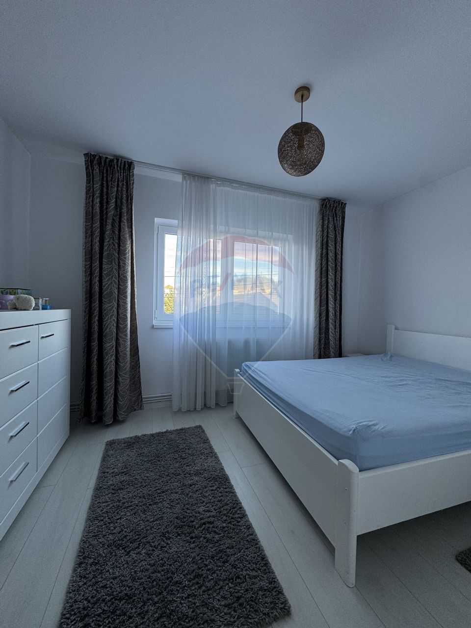 Apartament modern cu 3 camere, 2 bai, et. 1