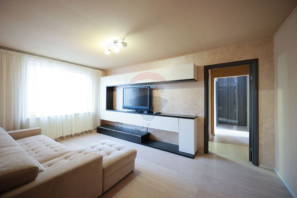 Apartament cu 3 camere de închiriat, în zona Rogerius