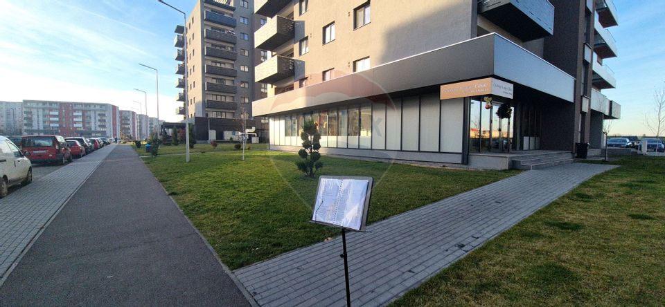 18sq.m Commercial Space for rent, Avantgarden area