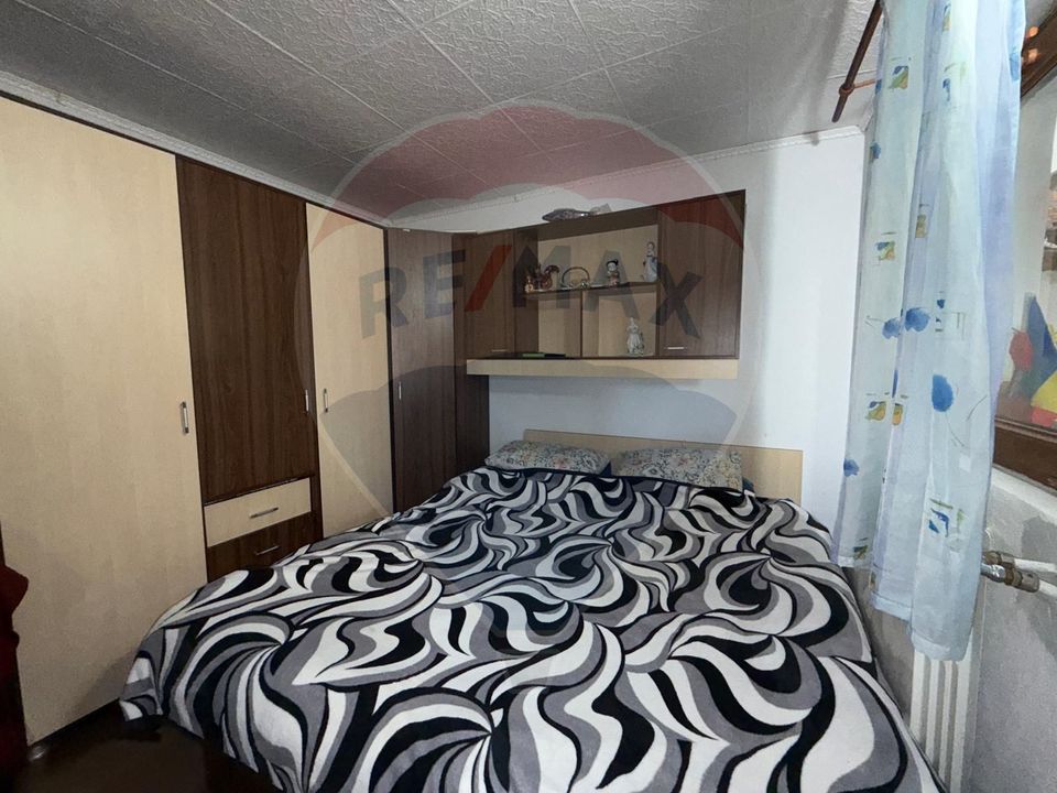 Casa cu teren de vanzare Golesti-Ramnicu Valcea / Manastirea Filimon