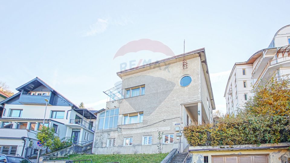 REZERVAT!Duplex cu aer burghez,  în vilă impunătoare pe Drumul Poienii