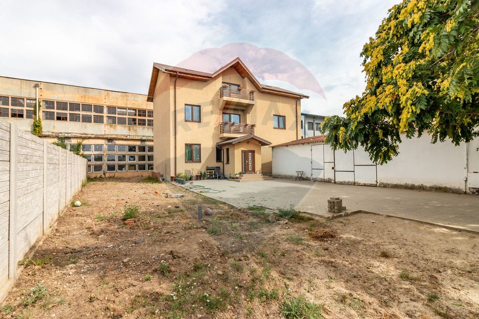 8 room House / Villa for sale