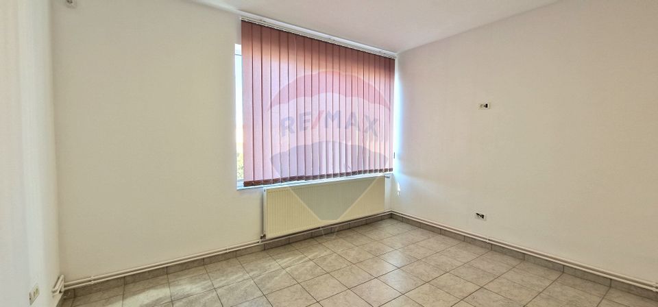 Birou de închiriat Brașov 35 mp, Uzina 2, cu parcare