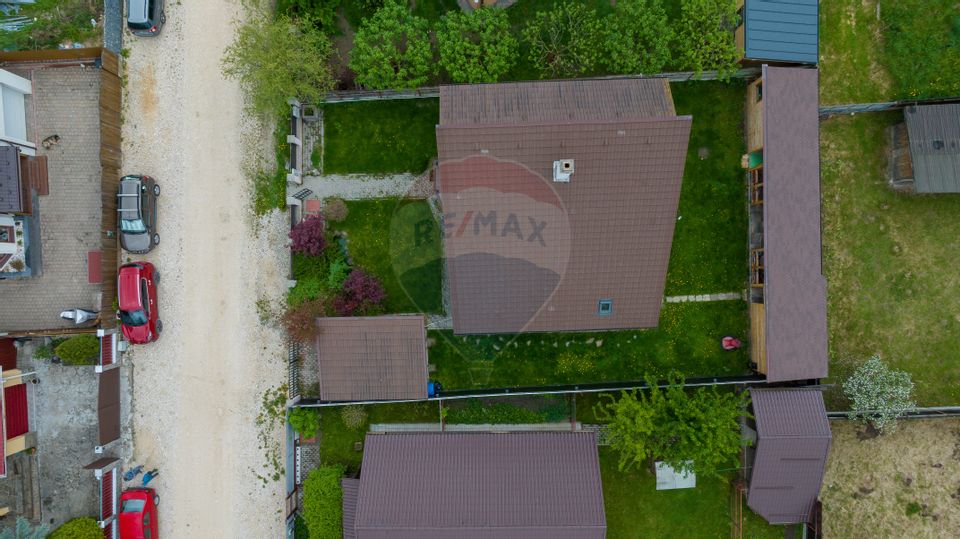 Proprietate cu stil la poalele muntelui - liniște și intimitate!