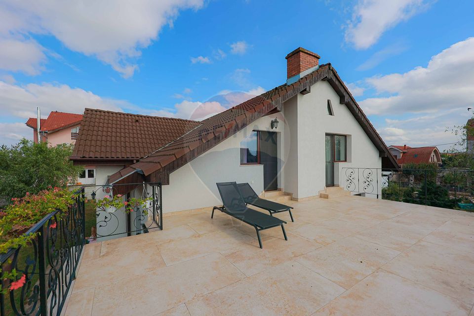 Vilă elegantă în Sânmartin – mobilată, lângă Băile Felix, Bihor