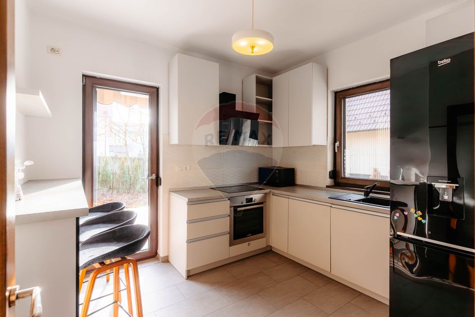 Închiriere casă/ vilă - 120 mp utili+ teren 249 mp– Pitești