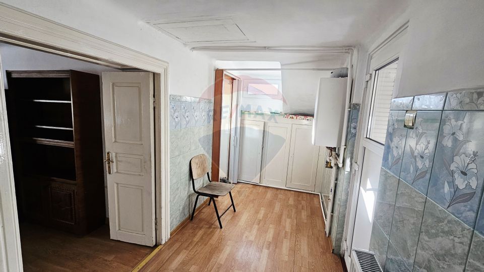Apartament cu 3 camere de vânzare în zona Central