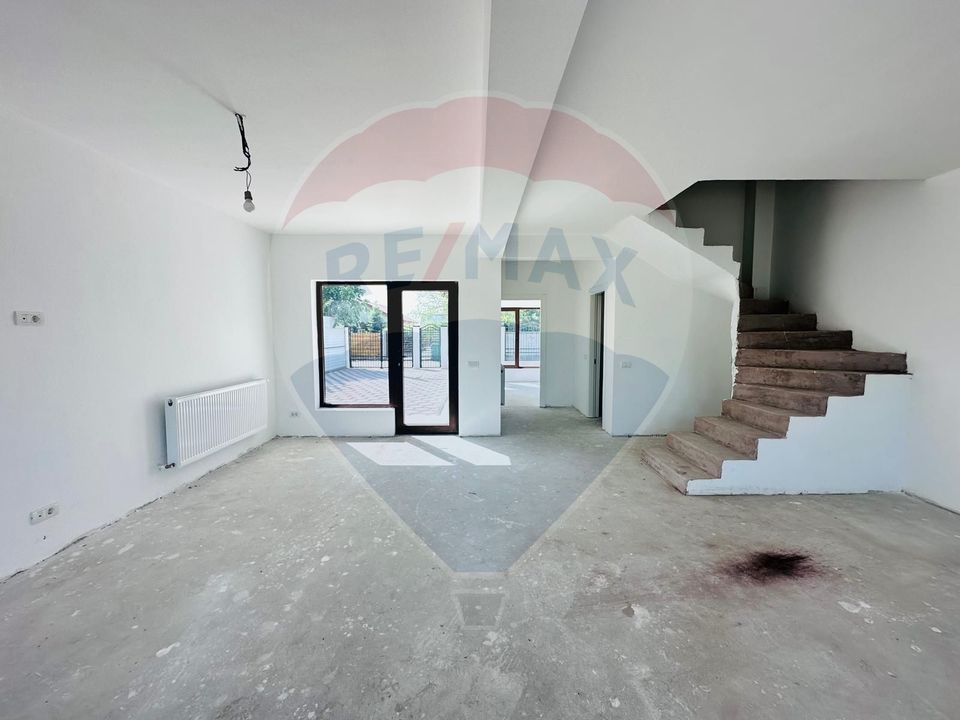 4 room House / Villa for sale