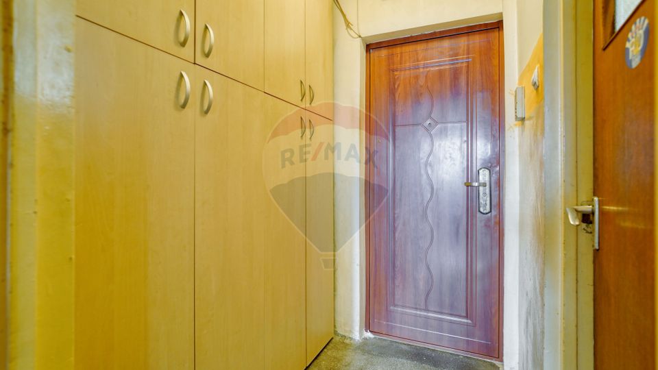 REZERVAT! Garsionera cu priveliste, de vânzare, Strada Soarelui