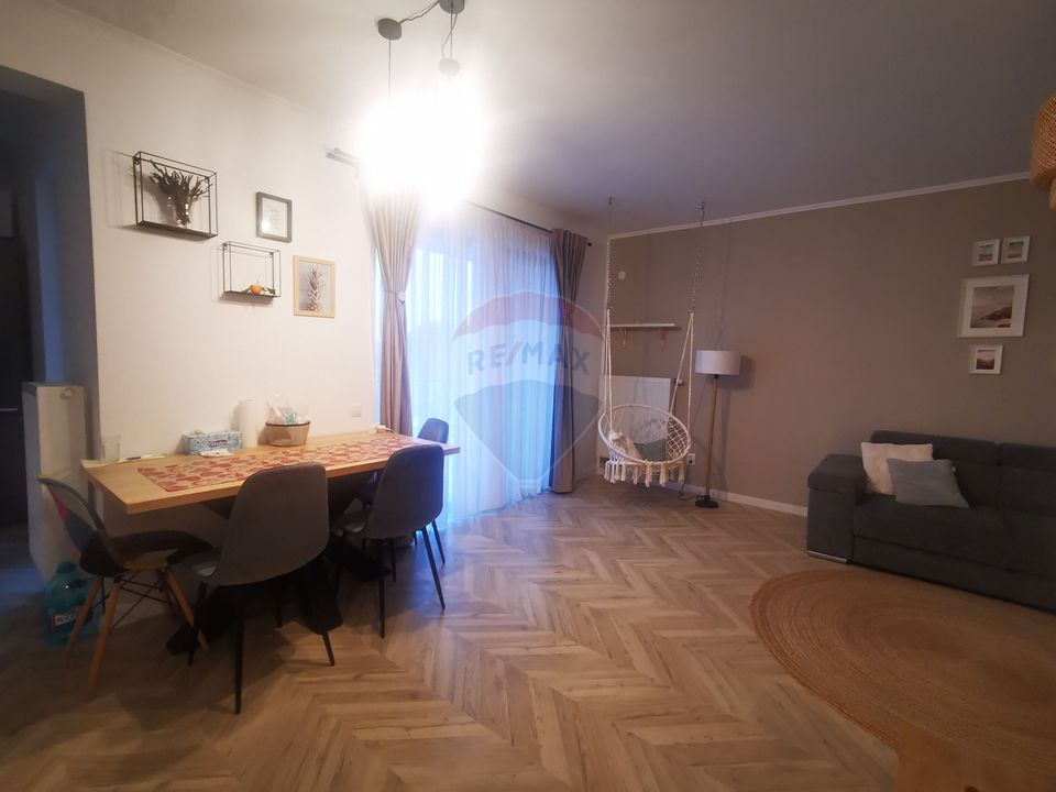 Apartament cu 3 camere de închiriat, parcare, în zona Andrei Muresanu