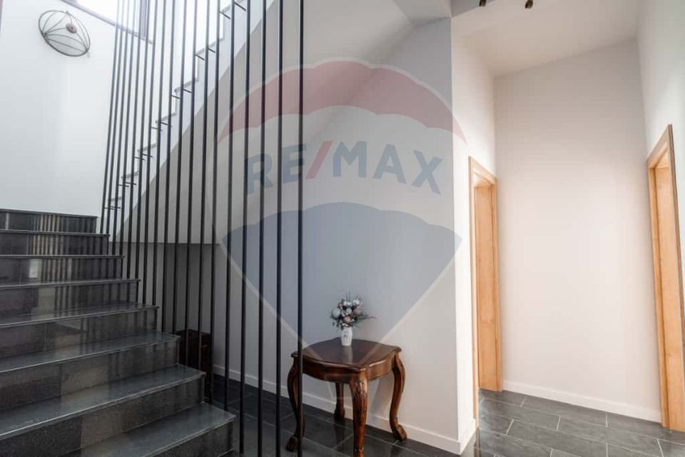 22 room Hotel / Pension for sale