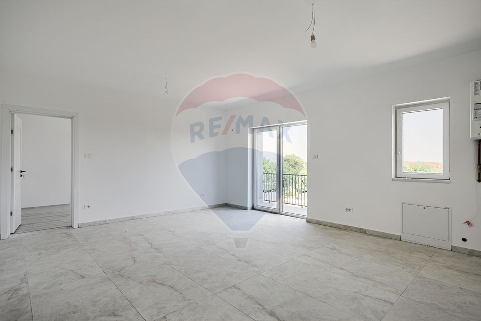 Apartament Nou 3 camere de vânzare zona Gradiste