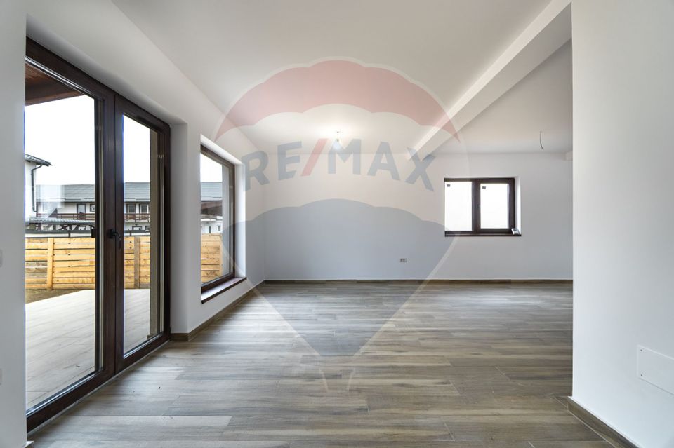 8 room House / Villa for sale