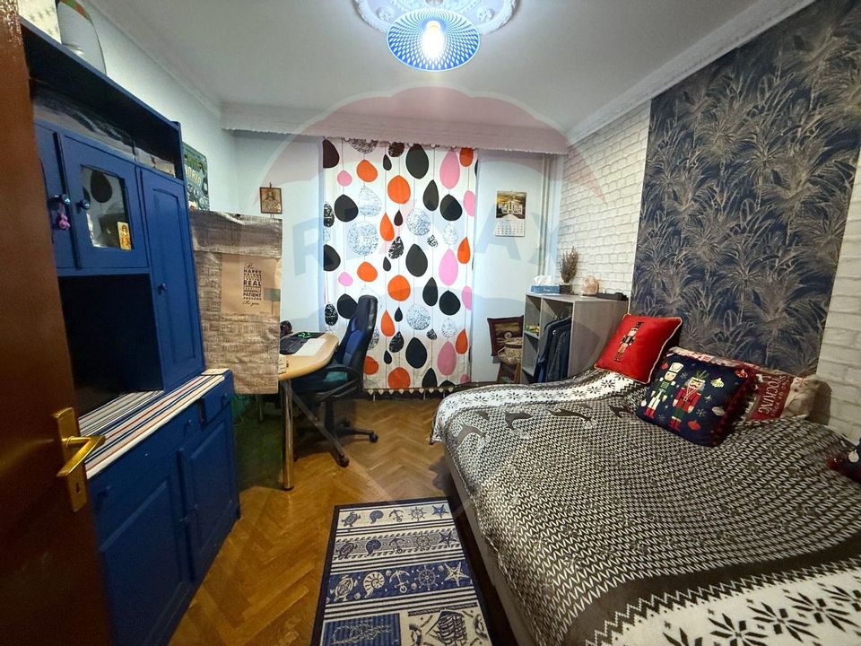 Apartament de vanzare la vile - garaj - boxa parter in acte
