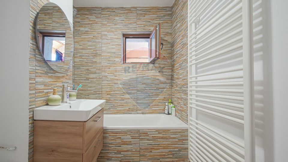 De vanzare 4 camere Racadau-zona Parcul Trandafirilor