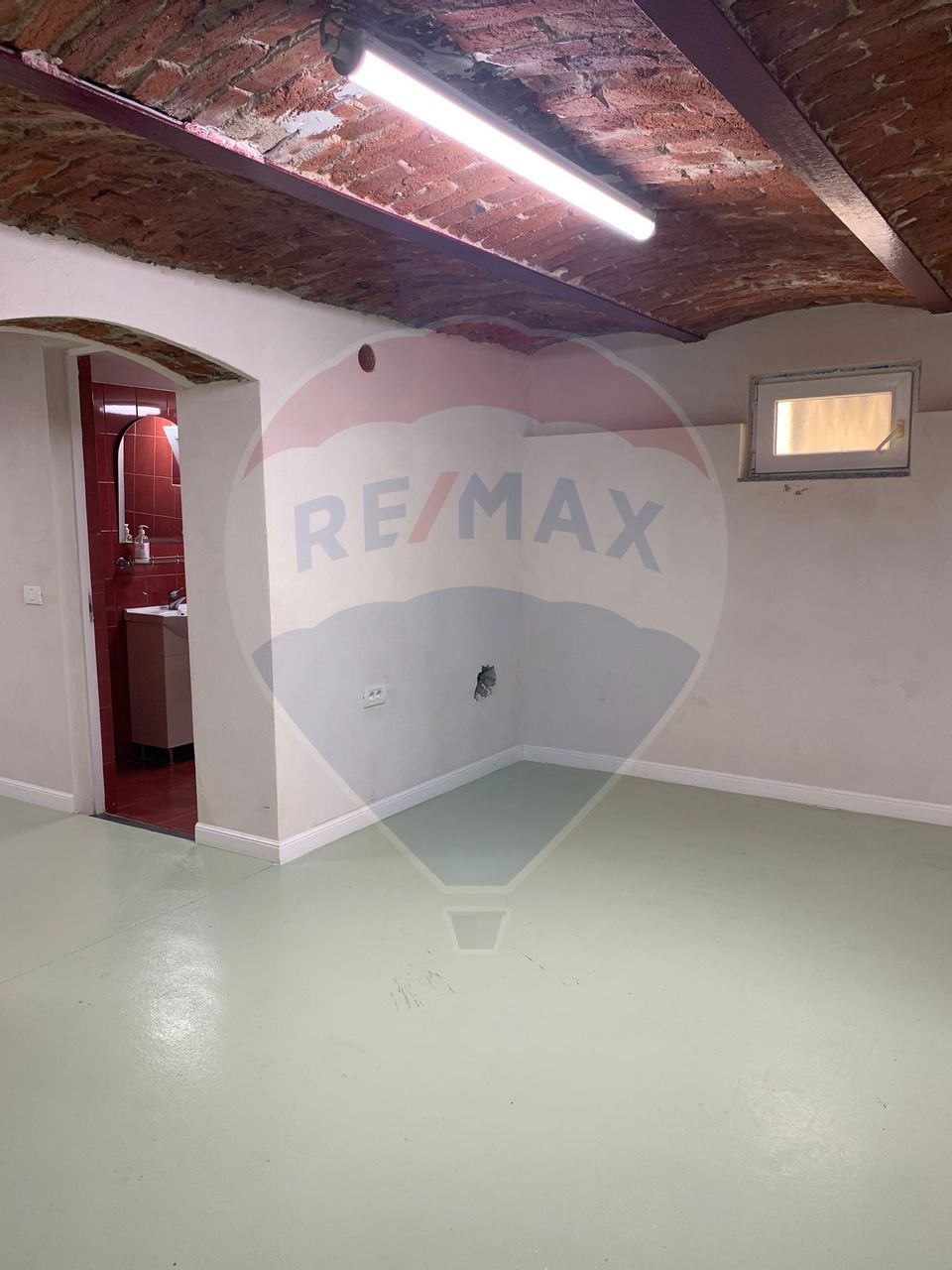 Spațiu comercial de închiriat 40 mp, în zona Decebal