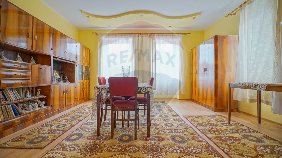 5 room House / Villa for sale