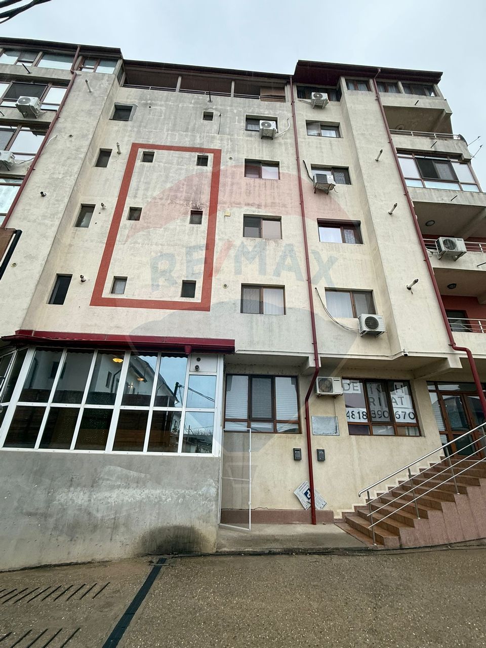 VANZARE Apartament cu 3 camere in zona Voluntari