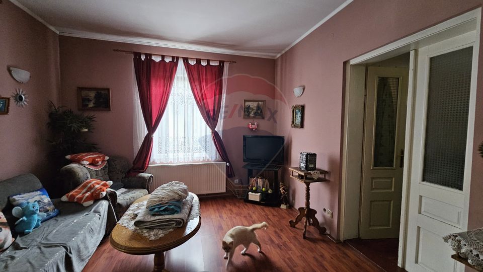 Casă / Vilă  de vânzare în Campulung Moldovenesc, Suceava