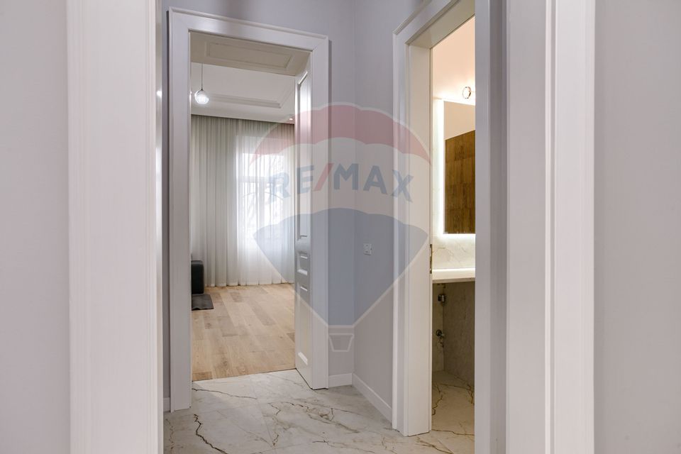 Apartament elegant într-o clădire istorică – Piața Mică, Arad