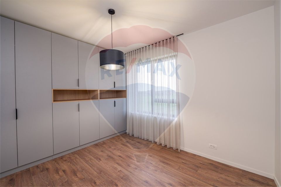 Vila 4 camere, curte si parcare - Balotesti