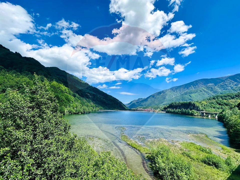 Pensiune + Vila pe malul raului Lotru-Malaia,Valcea