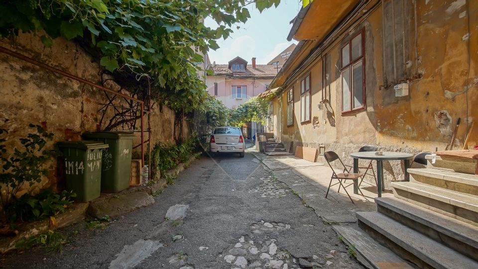 Apartament cu 3 camere de vânzare în zona Brasovul Vechi