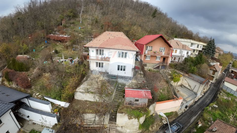 Casă / Vilă cu 5 camere de vânzare în zona Exterior Sud