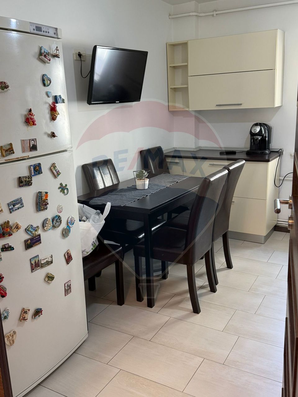 de inchiriat 3 camere, 70 mp, ultrafinisat, 3/4, centrala