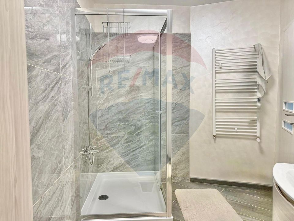 De închiriat apartament cu 3 camere , Zona Oncea