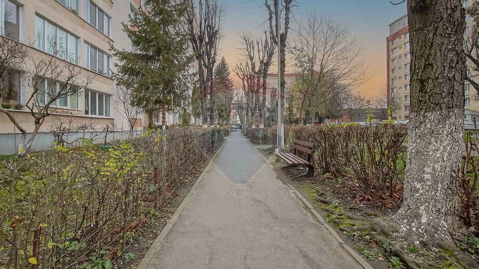 Comision 0% | Ap. 3 camere, etaj 1, complet renovat – Bd. Victoriei