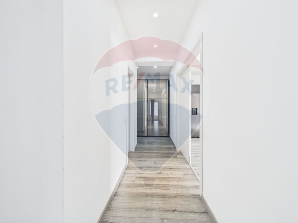 Apartament de vanzare - 3 camere 102mp + Terasa cu foisor 45mp