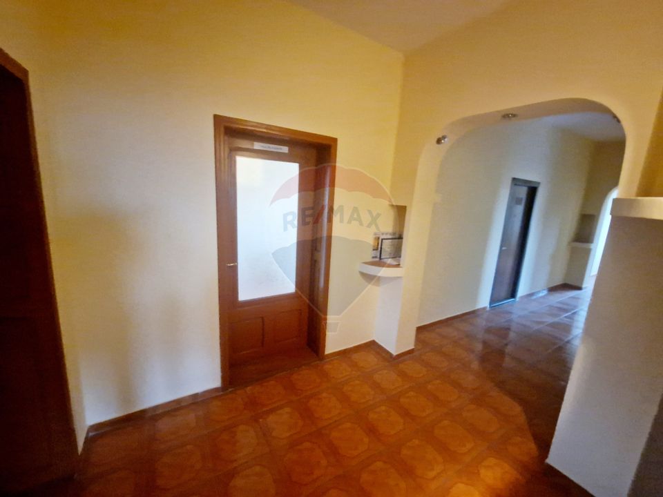 8 room House / Villa for rent, Gara Veche area