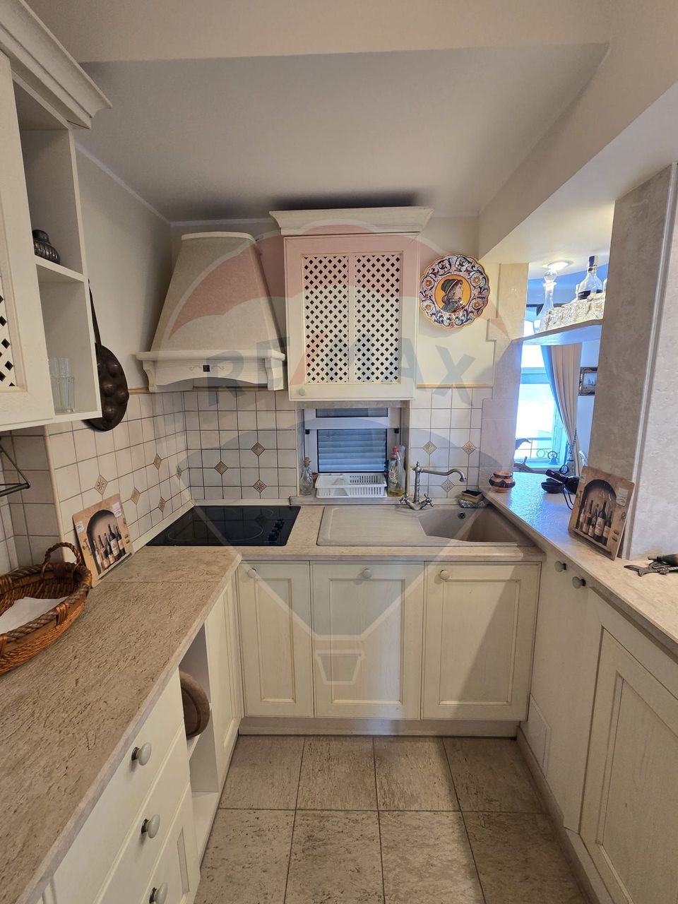 DE VANZARE Apartament cu 4 camere în Mamaia Nord