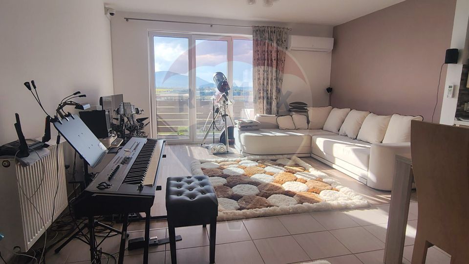 Apartament cu 3 camere de vânzare în Avangarden 3